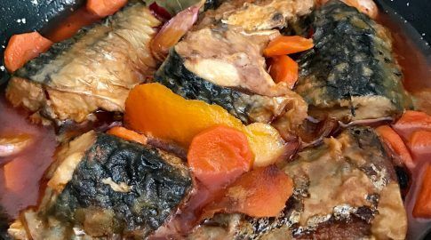 Caballas en escabeche